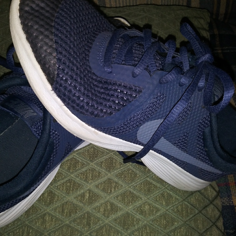 Navy Blue Nike 4.5 y